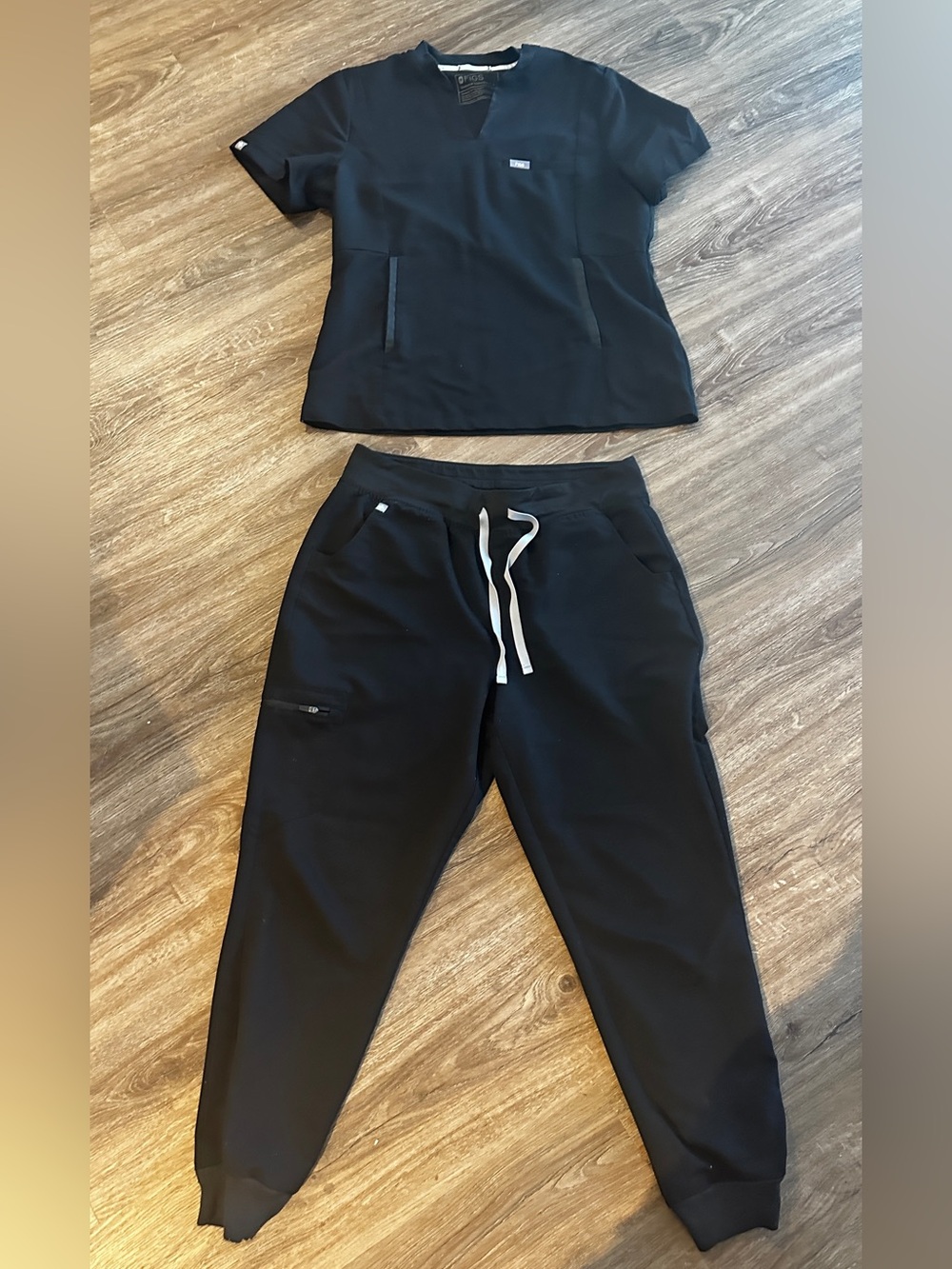 FIGS Black Women's Jogger Pants & Scrub Top